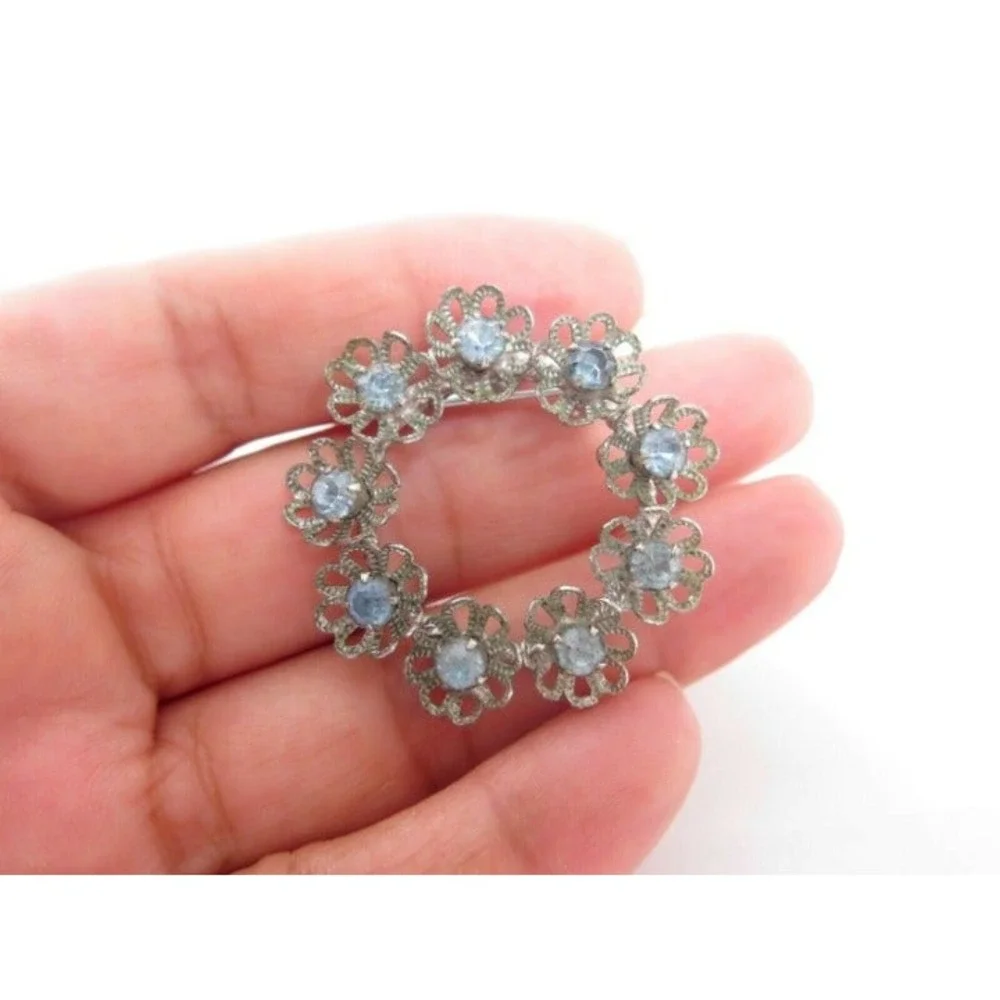 SILVER FILIGREE BLUE‎ RHINESTONE PIN